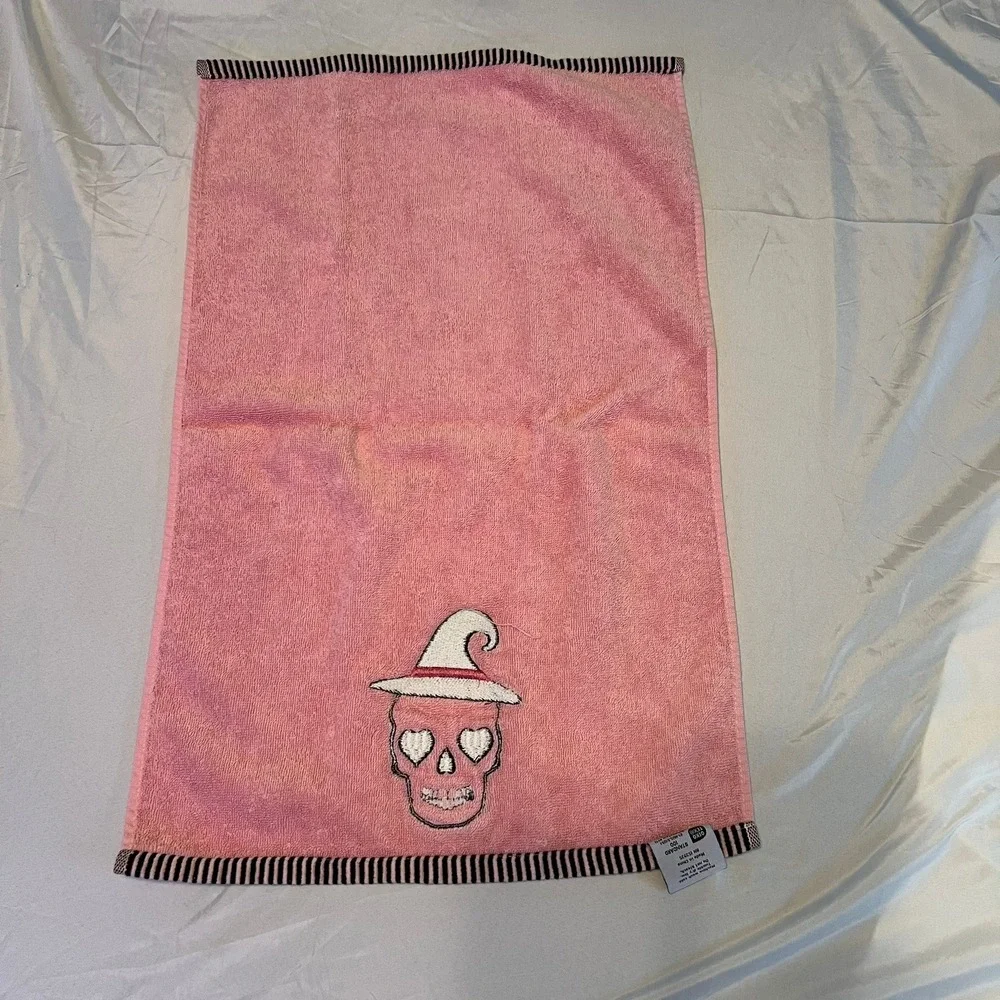 Spooky Vibes Hand Towel Unisex OS Pink Very Good Witch Skull Glitter Halloween